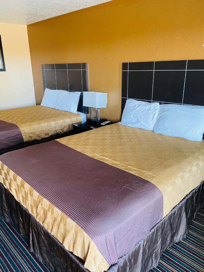 Sona Inn Dilley Exterior foto
